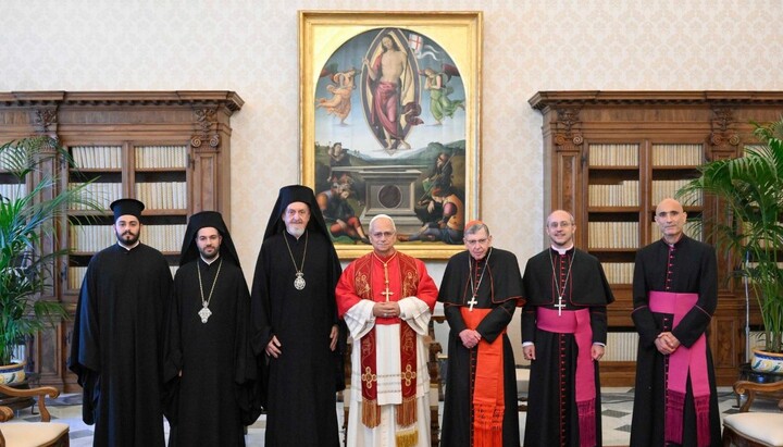 Папа Лев XIV з делегацією Патріархату Константинополя у Ватикані. Фото: Vatican News