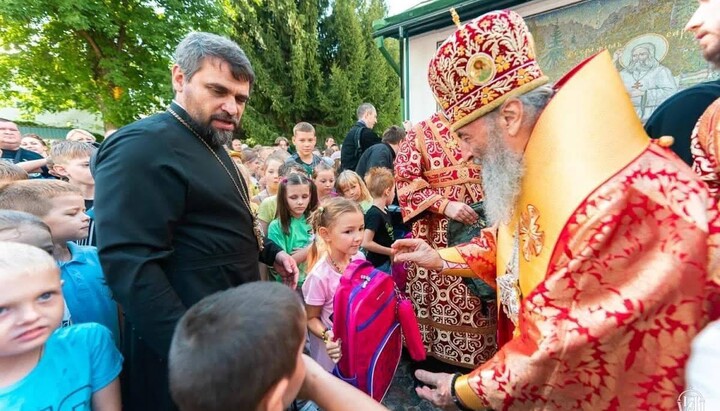 His Beatitude Metropolitan Onuphry during last year’s “Backpack of Mercy” campaign. Photo: UOC
