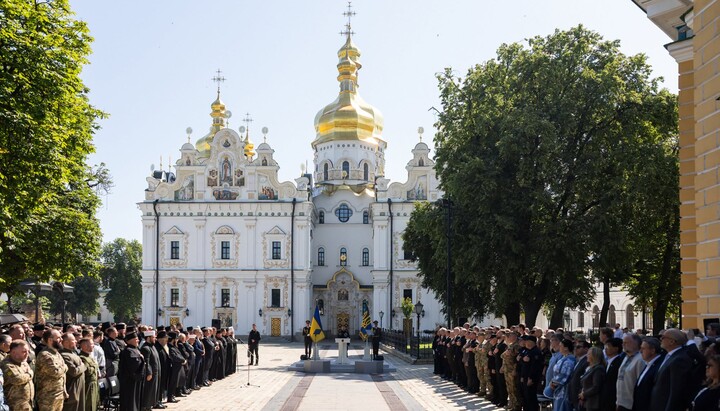 Святкування дня Конституції в Лаврі. Фото: лаврський заповідник