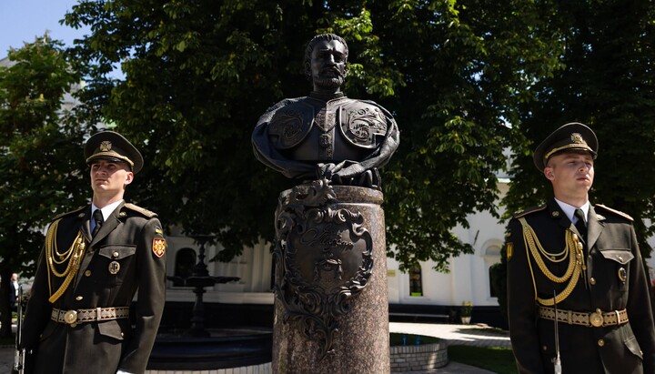 Bust of Mazepa in the Lavra. Photo: Lavra Reserve