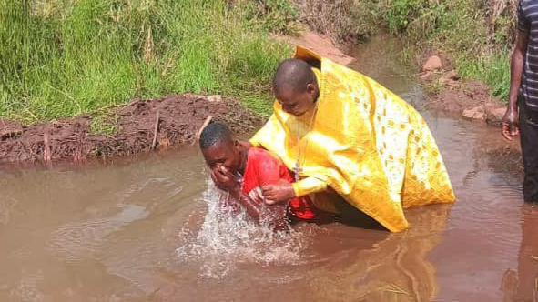 Local residents in Malawi embrace Orthodoxy. Photo: Patriarchal Exarchate of Africa of the Russian Orthodox Church