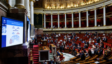 Парламент Франції заборонив соцмережі дітям молодше 15 років