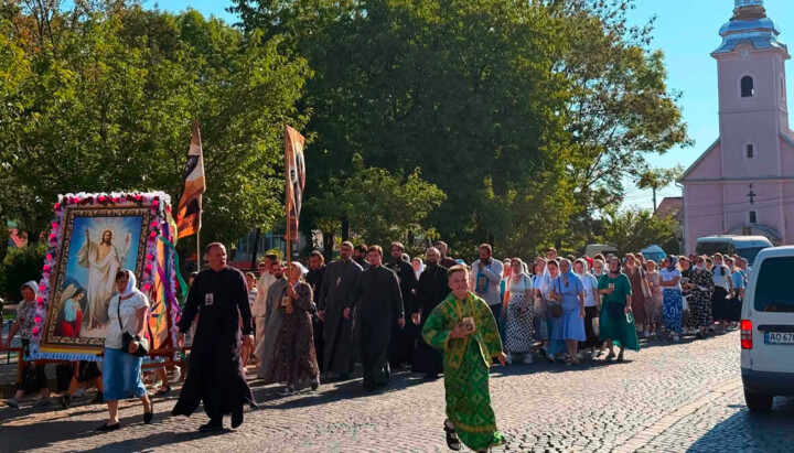 Хресна хода віруючих з Іршави до Приборжавського монастиря. Фото: Facebook митрополита Феодора
