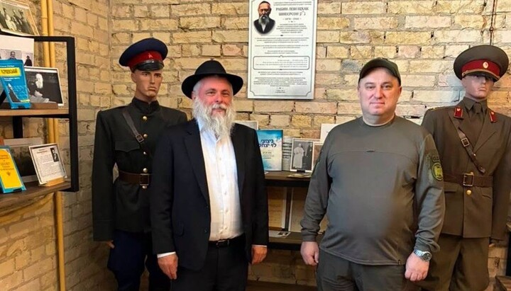 Відкриття меморіальної дошки у київському СІЗО. Фото: сторінка JCC BEIT Menachem KYIV у Facebook