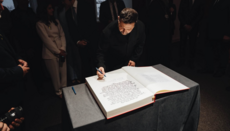 Думенко і Зеленський розписалися в книзі «хранителів Лаври»