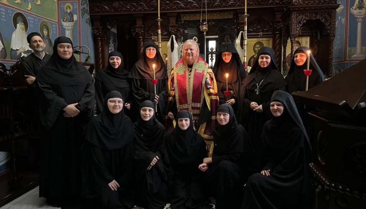 Archbishop Jonah and the newly tonsured sisters of the Olshanske Convent. Photo: otrada.net