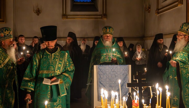 The brethren of the Sviatohirsk Lavra serving a panikhida for the slain Monk Varsanofiy. Photo: Sviatohirsk Lavra.