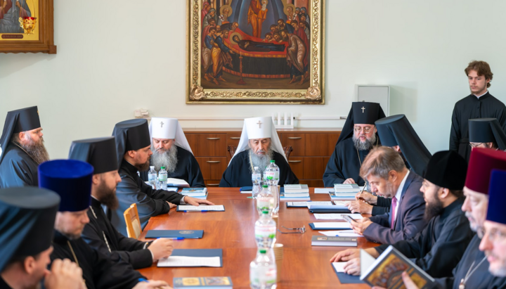 Митрополит Онуфрій очолив засідання вченої ради. Фото: КДАіС