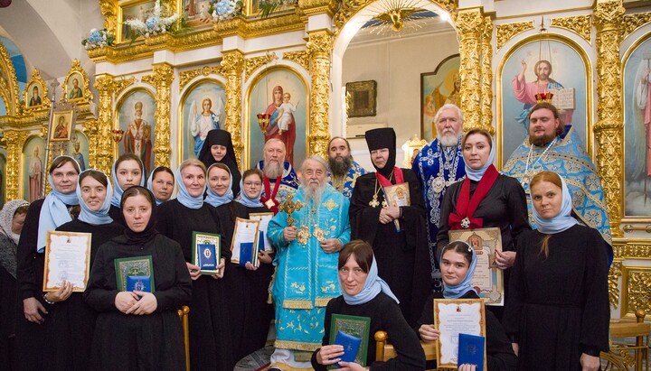 Выпускники Регентско-катехизаторского училища в Днепре. Фото: Днепропетровская епархия
