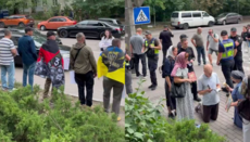 Біля суду у справі Лаври в Києві зібралися віруючі УПЦ і провокатори