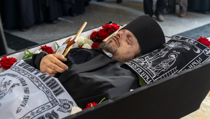 Відспівування монаха Варсонофія (Турянського). Фото: Святогірська лавра