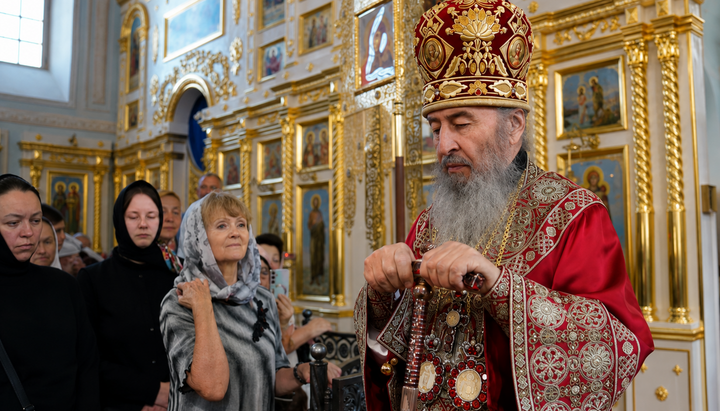 Блаженніший Митрополит Онуфрій під час богослужіння в Києво-Флорівському жіночому монастирі. Фото: скриншот із відео на YouTube-каналі УПЦ