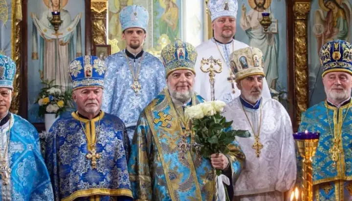 «Духовенство» Хмельницької єпархії ПЦУ. Фото: vsim.ua