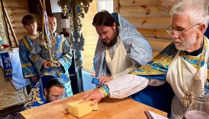 Consecration of the new UOC Church of the Protection of the Most Holy Theotokos in the village of Dzhuryn, Vinnytsia Region. Photo: Pershyi Kozatskyi
