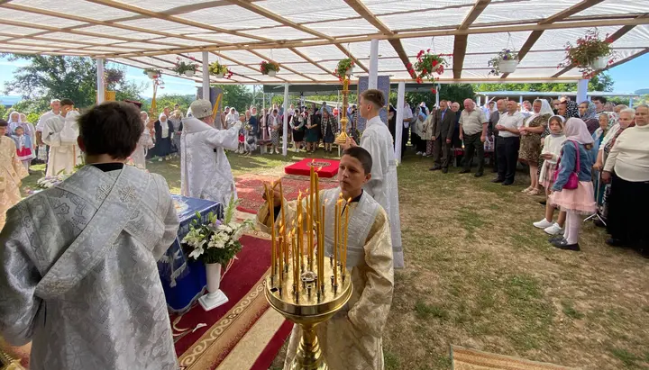 UOC hierarch leads patronal feast of persecuted community in Mykhalcha