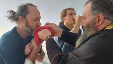 Поранені ченці Бізюкова монастиря причастилися в лікарні Херсона