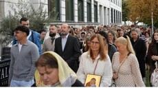 Στη Βιέννη η ενορία της ΟΕΚ συμμετείχε στη λιτανεία της Σερβικής Εκκλησίας