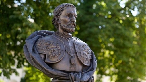Bust of Mazepa at the Kyiv-Pechersk Lavra. Photo: Office of the President of Ukraine