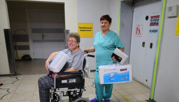Ανθρωπιστική βοήθεια για τους ασθενείς του Νοσοκομείου Επείγουσας Βοήθειας του Χαρκόβου. Φωτογραφία: «Θαβώρ» στο Facebook