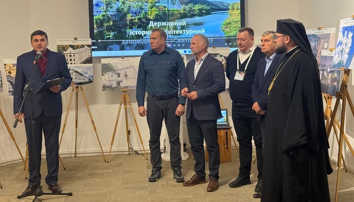 Opening of the exhibition about Sviatohirsk. Photo: dn.gov.ua