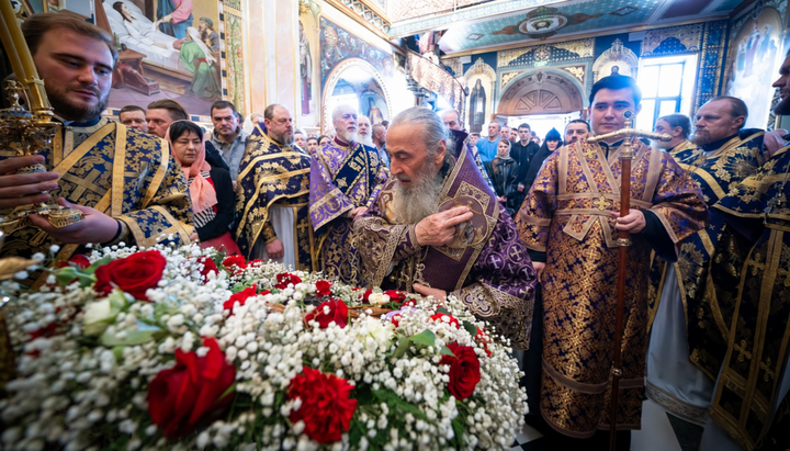 UOC Primate leads Divine Liturgy on feast of Exaltation of Holy Cross