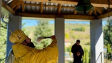 Ієрарх УПЦ освятив нову дзвіницю храму в селищі Бегендяцька Пастіль