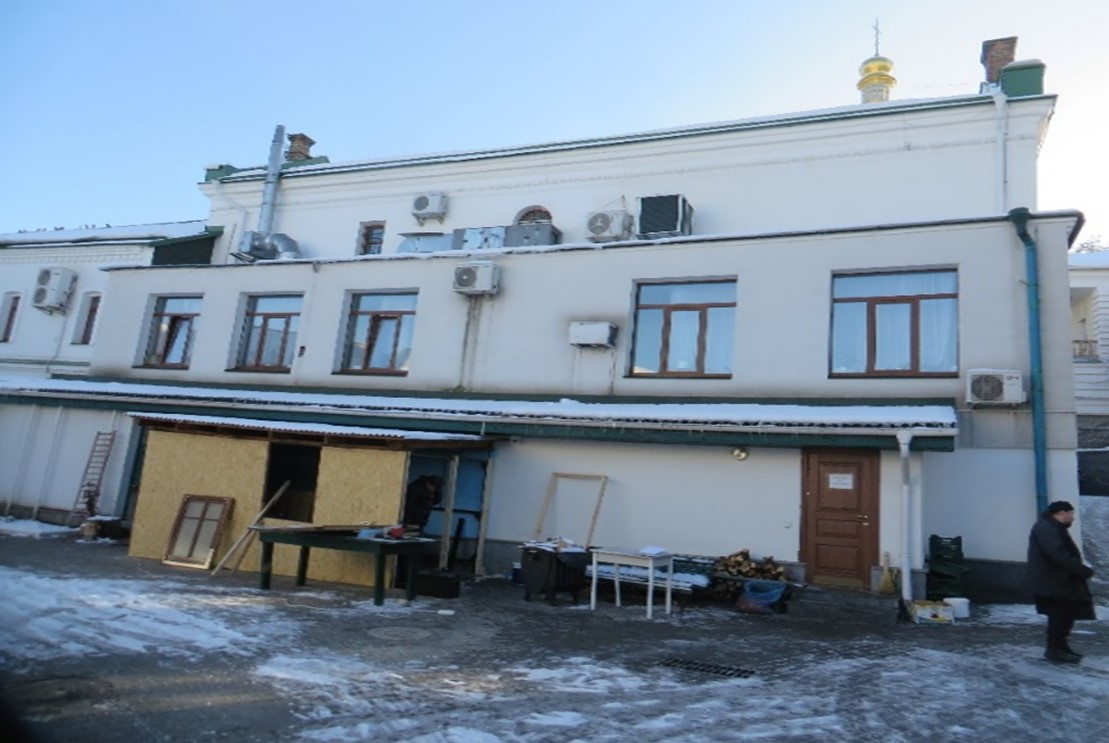 Як через монастирського пса виганяють з лаври монахів фото 3