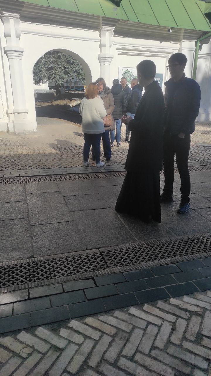 &Sigma;&pi;&omicron;&upsilon;&delta;&alpha;&sigma;&tau;έ&sigmaf; &tau;&eta;&sigmaf; &Pi;&Epsilon;&Upsilon;, &pi;&omicron;&upsilon; &sigma;&upsilon;&nu;&omicron;&delta;&epsilon;ύ&omicron;&upsilon;&nu; &tau;&omicron;&upsilon;&sigmaf; &pi;&rho;&omicron;&sigma;&kappa;&upsilon;&nu;&eta;&tau;έ&sigmaf; &sigma;&tau;&iota;&sigmaf; &sigma;&pi;&eta;&lambda;&iota;έ&sigmaf;.