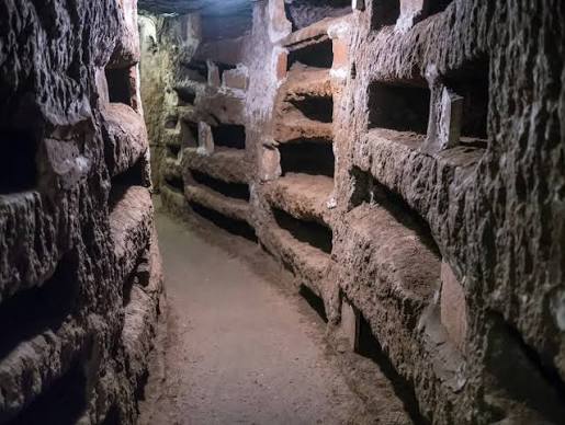 Catacomb corridor with loculi. Source: sputnik